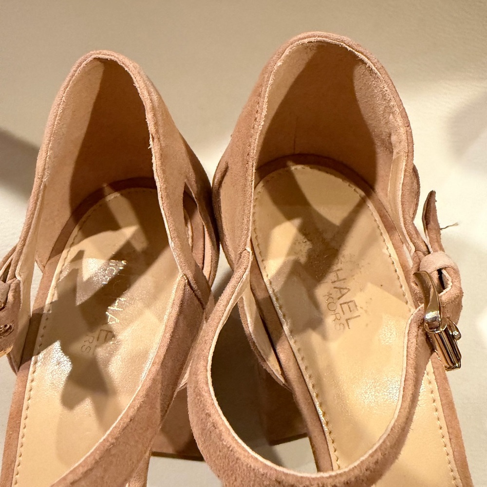 MICHAEL Michael Kors Beige Crisscross Heels - Picture 5 of 11
